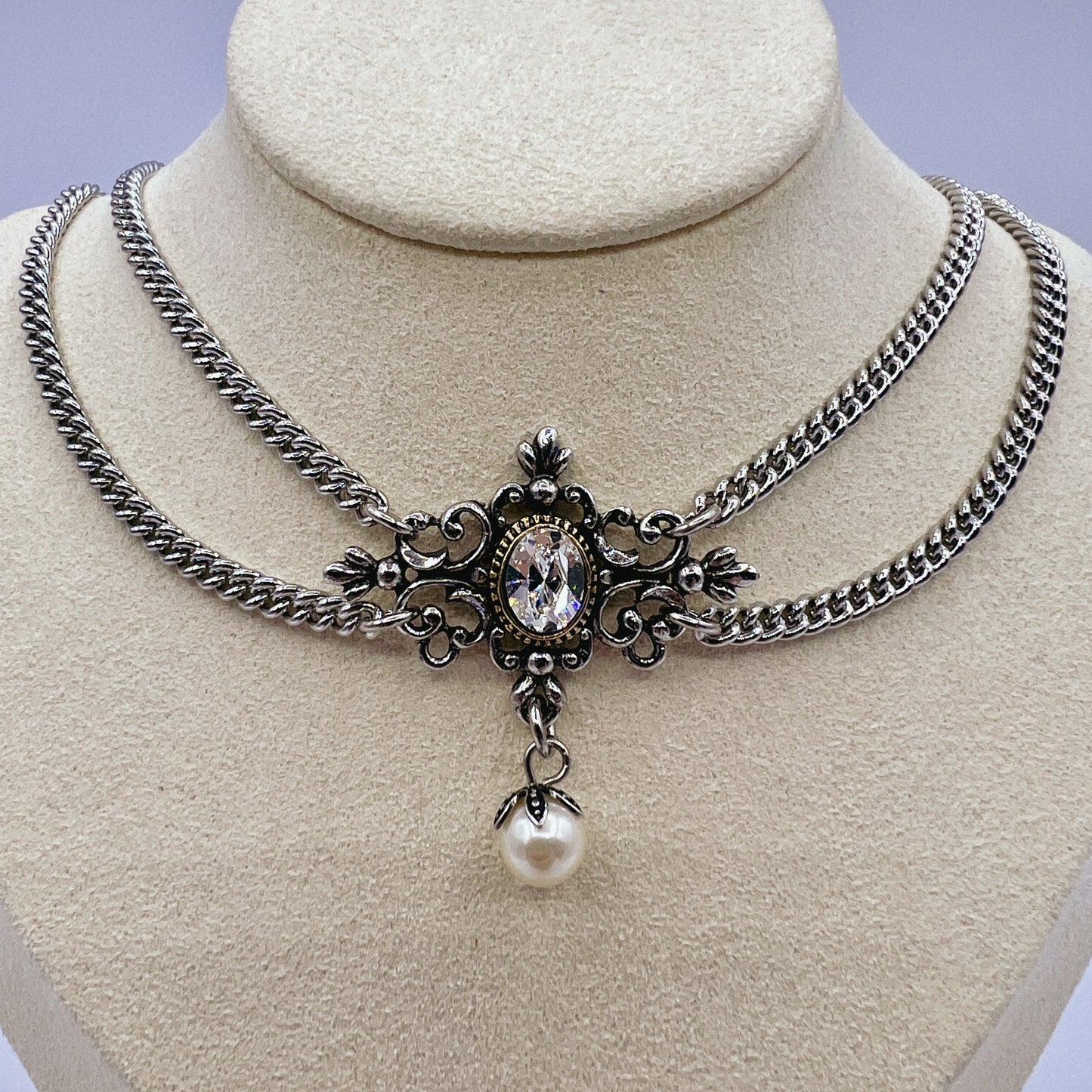 Silbernes Collier
