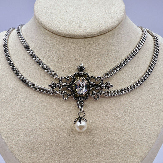 Silbernes Collier