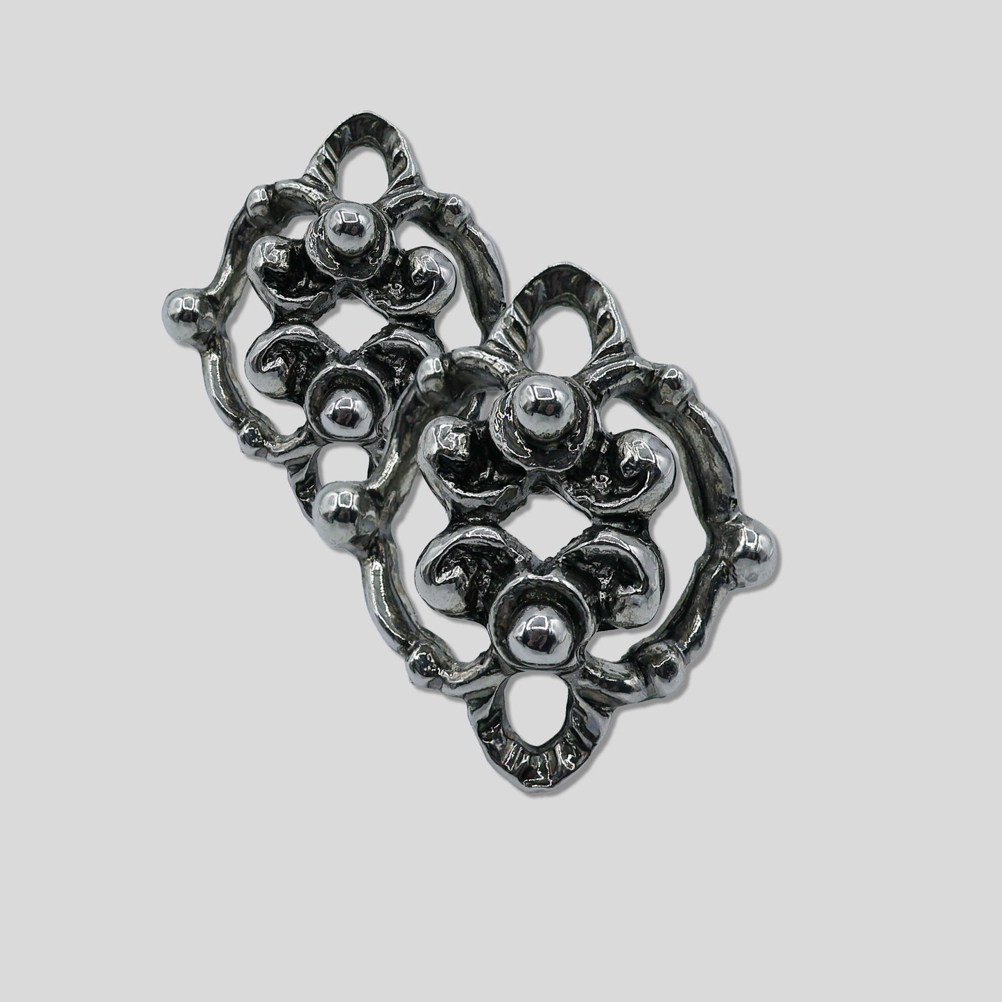 Klassische silberne Ohrstecker