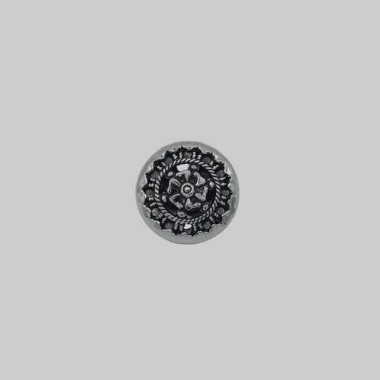 Metallknopf Ornamentmuster