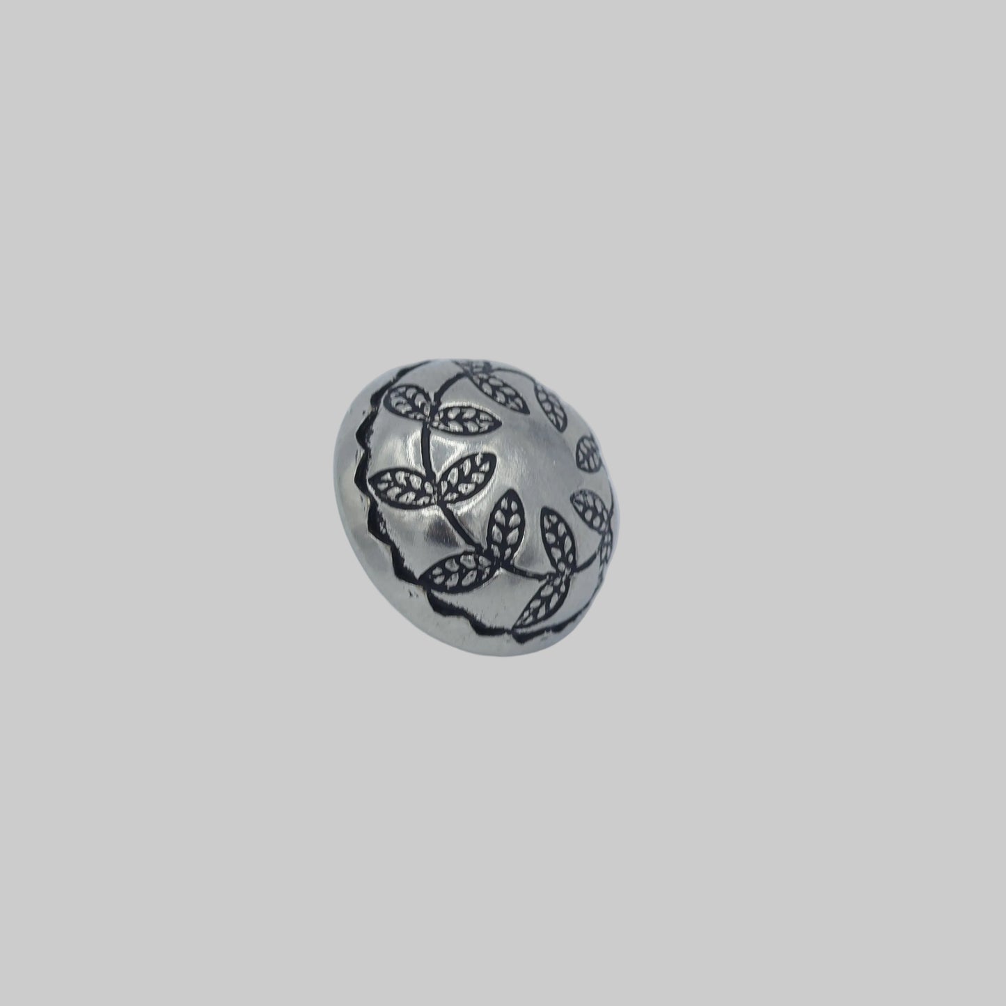 Metallknopf 15 mm altsilber mit gewölbter Form – Seitenansicht
