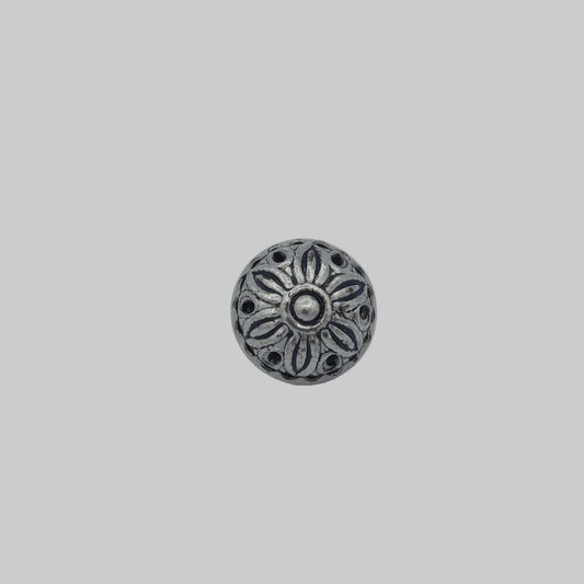 Metallknopf altsilber Blumenmotiv 12 mm handgemacht Vorderansicht
