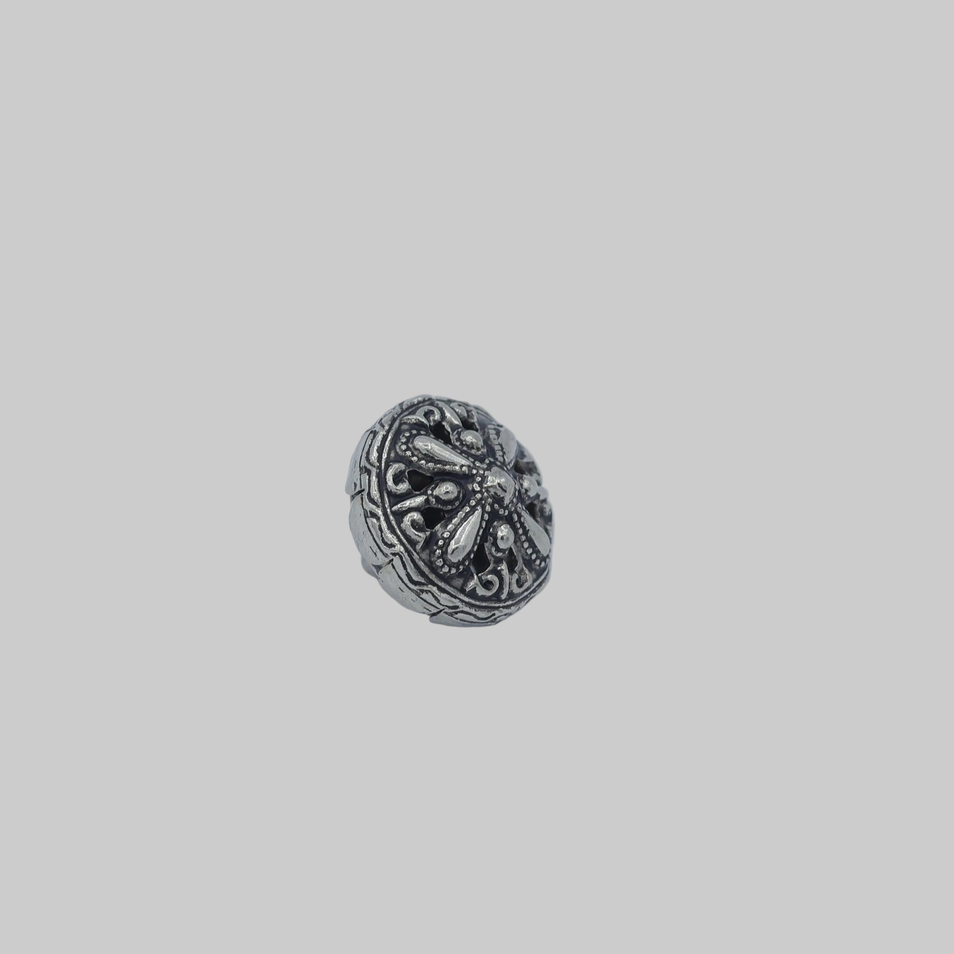Metallknopf altsilber 12 mm Trachtenknopf mit gewölbter Form – Seitenansicht
